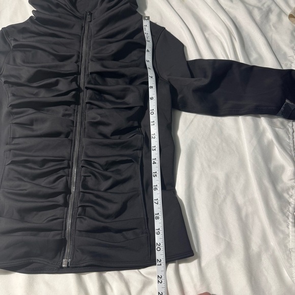 Lululemon Bold Move Zip Up Hooded Jacket Nulu Fabric Size 8 - Picture 5 of 15